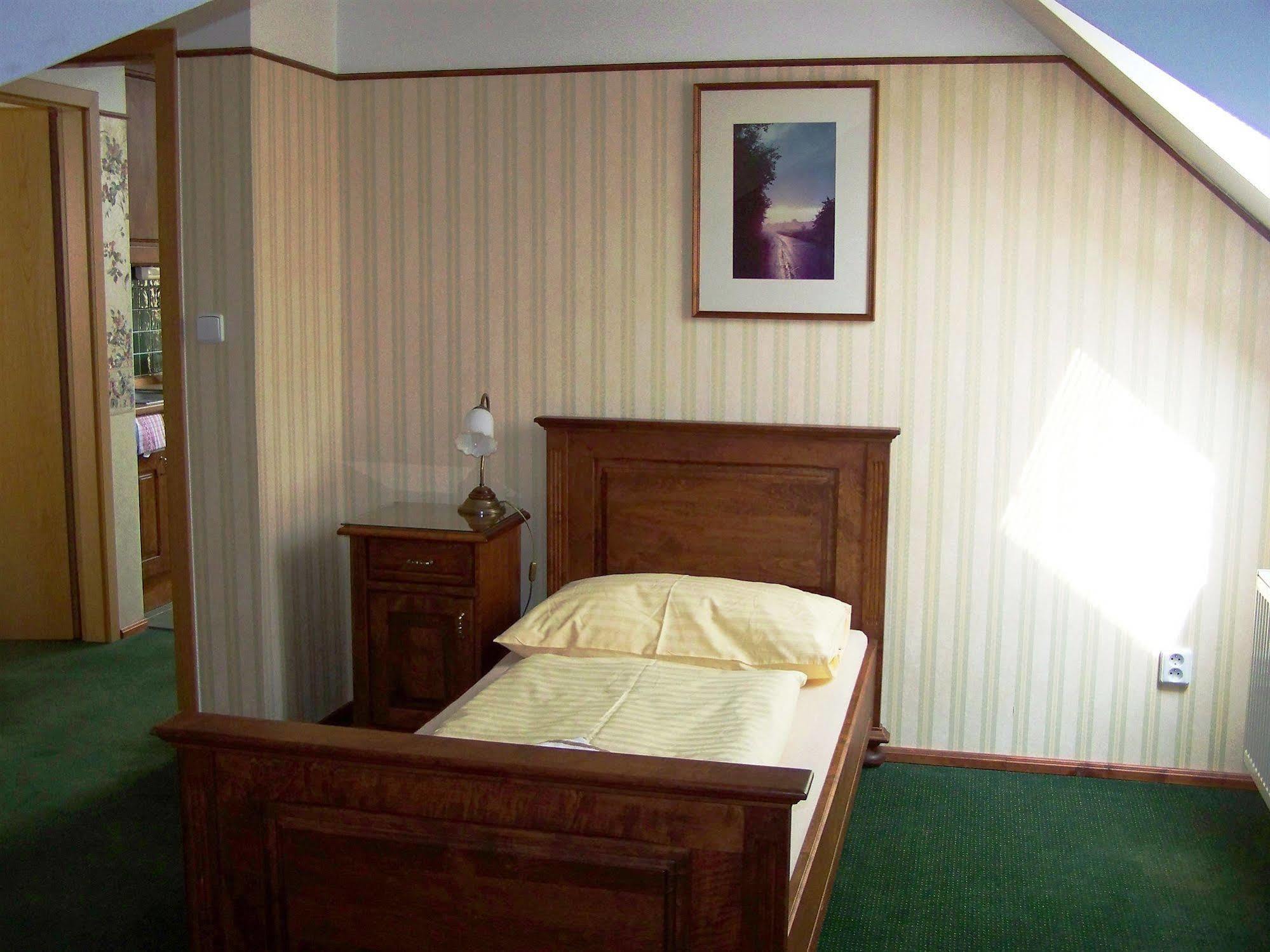 Hotel Pariz Jicin Luaran gambar