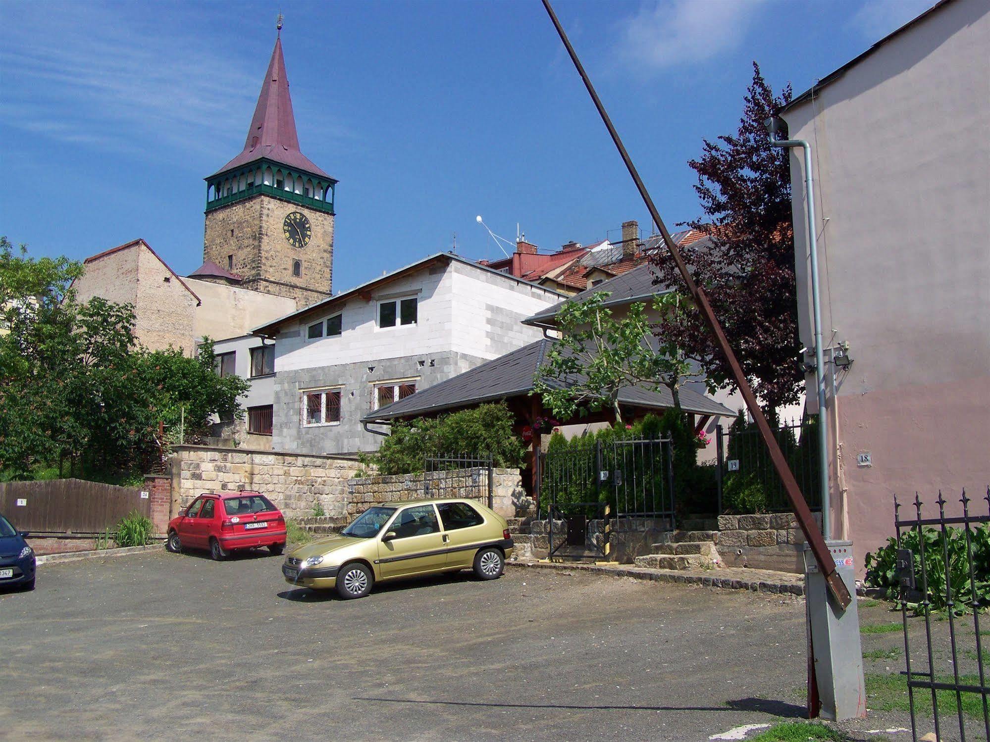 Hotel Pariz Jicin Luaran gambar