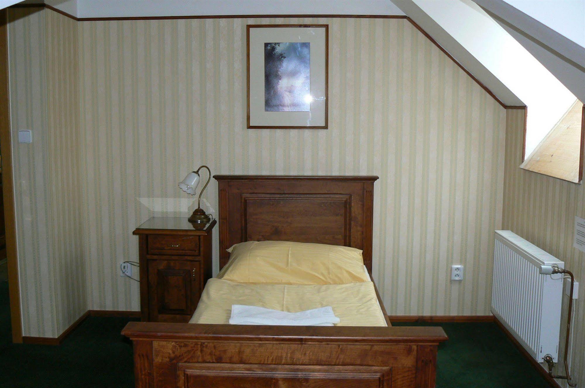 Hotel Pariz Jicin Luaran gambar