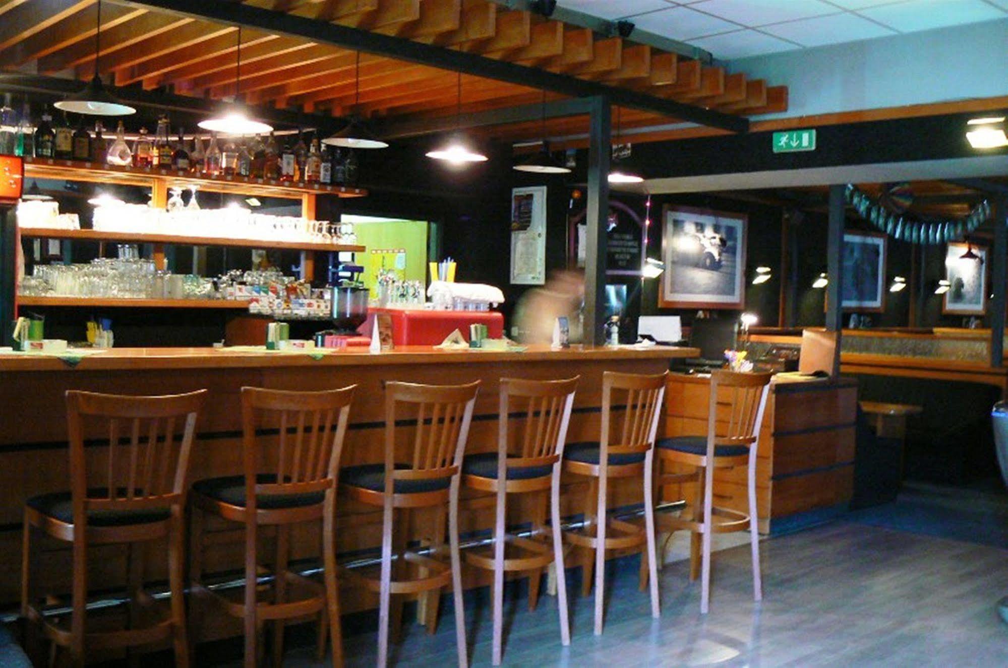 Hotel Pariz Jicin Luaran gambar
