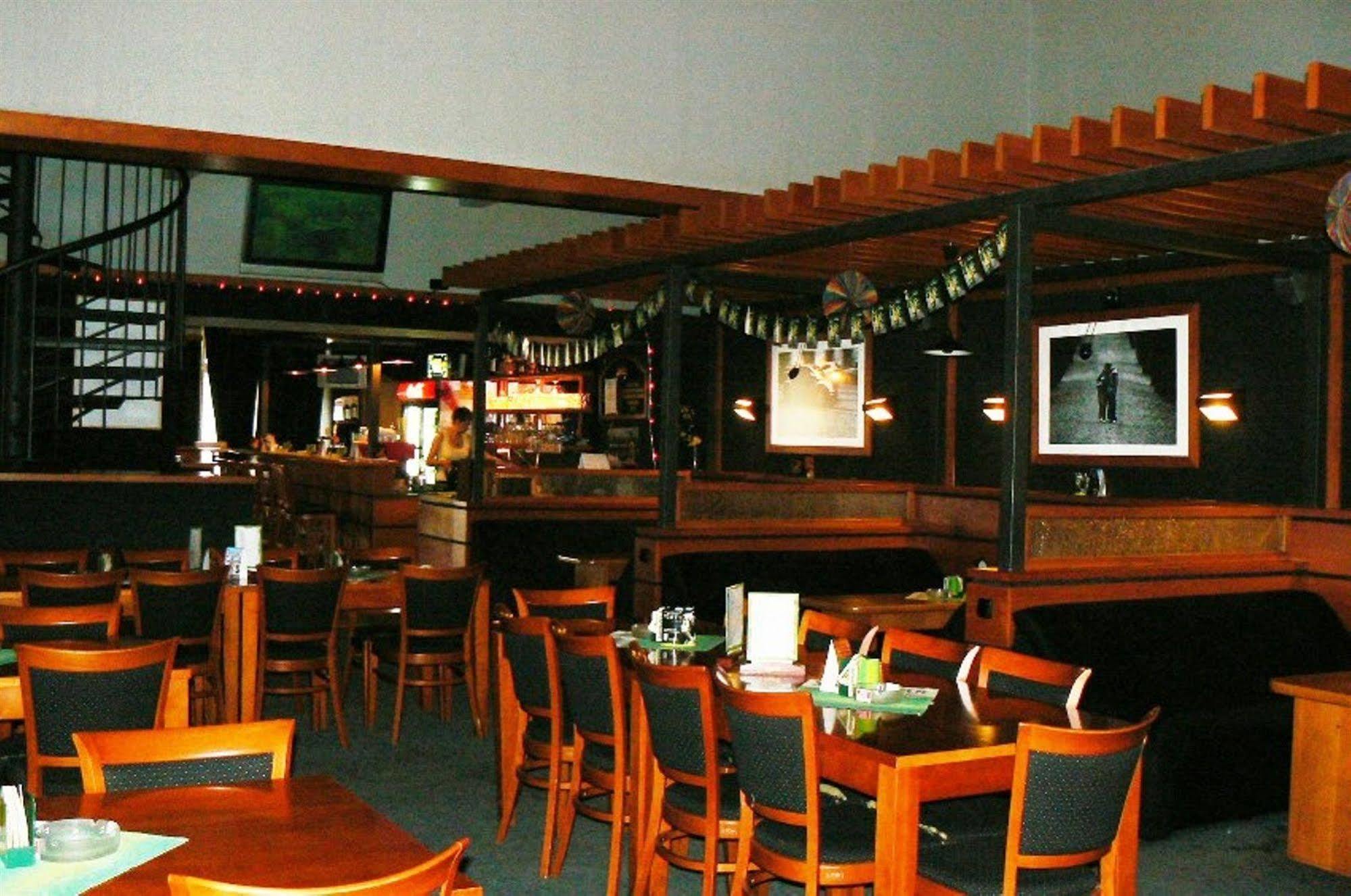 Hotel Pariz Jicin Luaran gambar